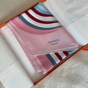 Hermès Brides De Gala Shadow Muffler NEW IN BOX WITH TAGS